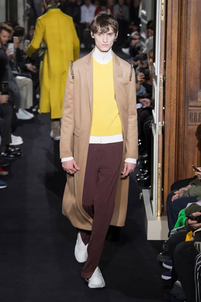 Look 34